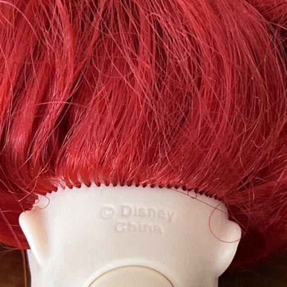 Vintage 90's Disney Store The Little Mermaid Ariel Barbie w/outfit - Picture 11 of 16